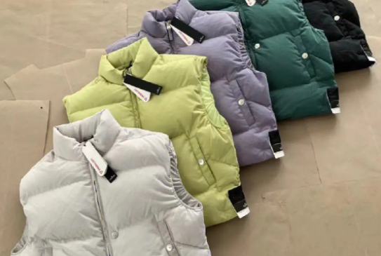 企業(yè)員工在羽絨服馬甲定制的時(shí)候，如何選擇合適自己的尺碼？
